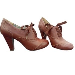 NWT American Eagle Brown Oxford Heels sz 9